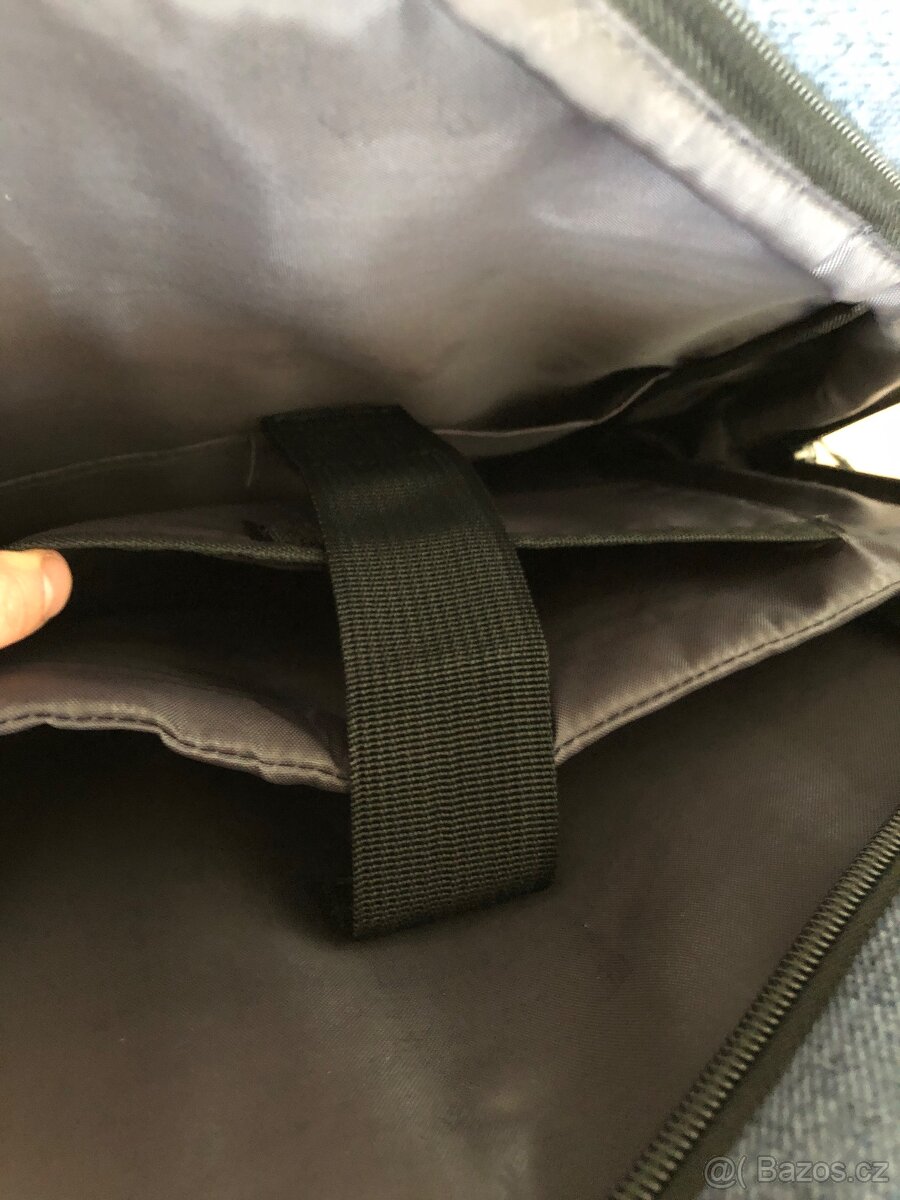 ěstský batoh na 15,6" notebook a 10" tablet - 10