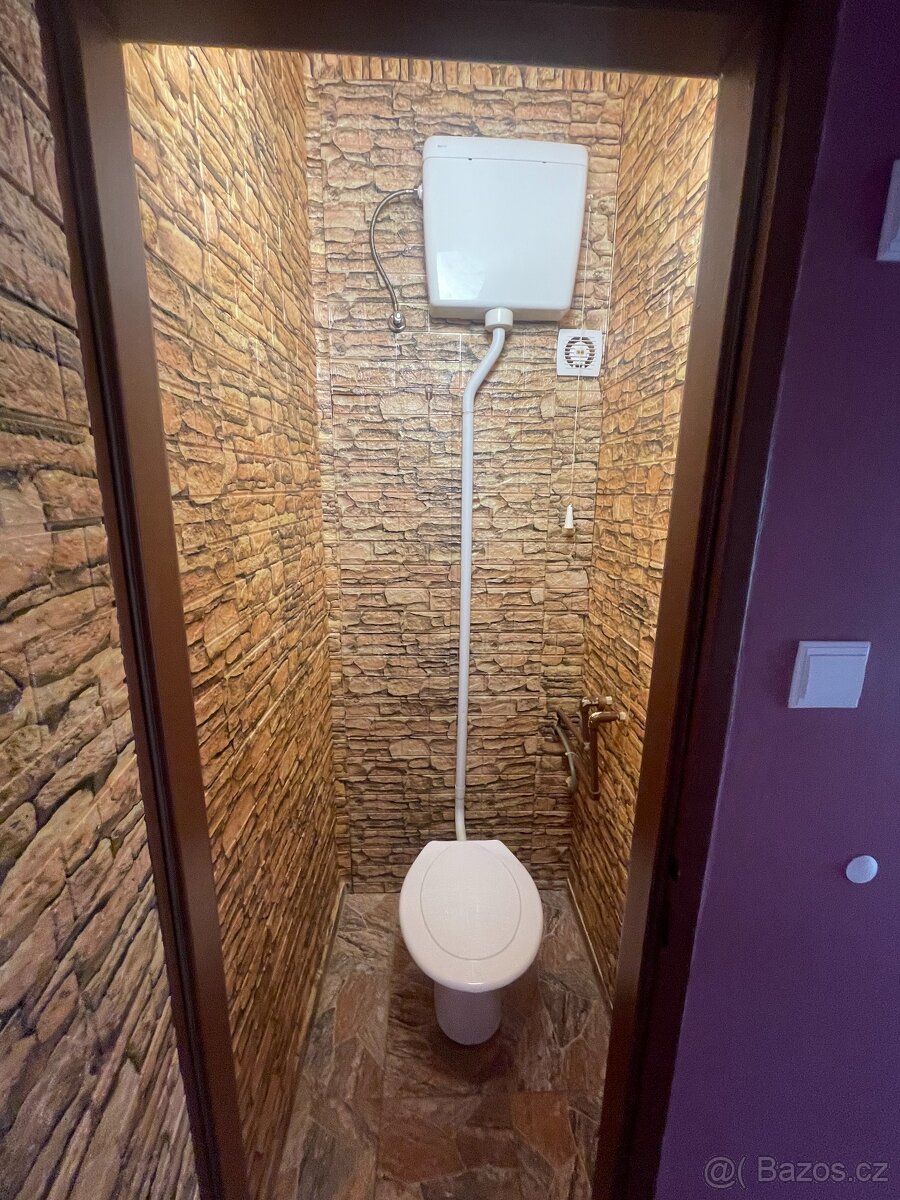 Byt 2+1 v širším centru Chomutov - 10