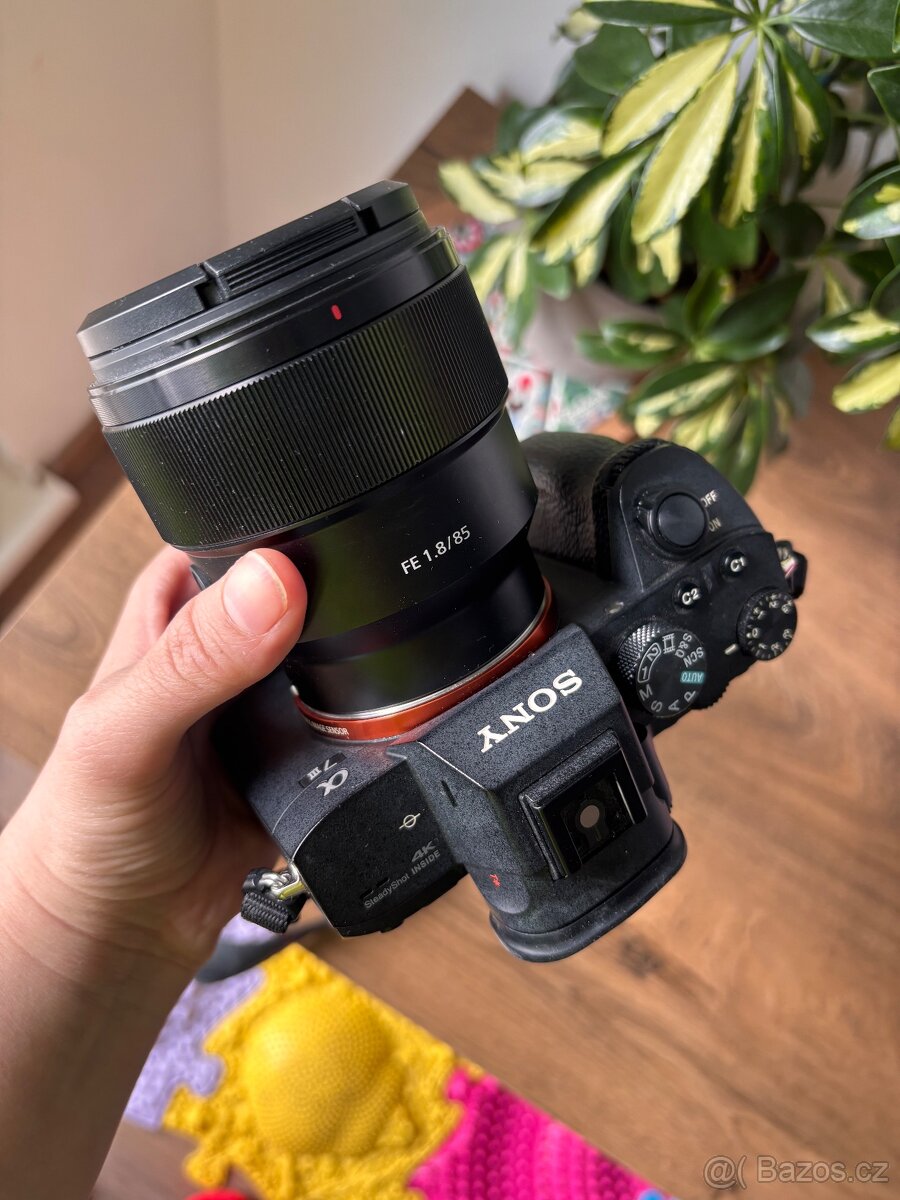 Sony A7 III + 3 objektivy + příslušen - 10