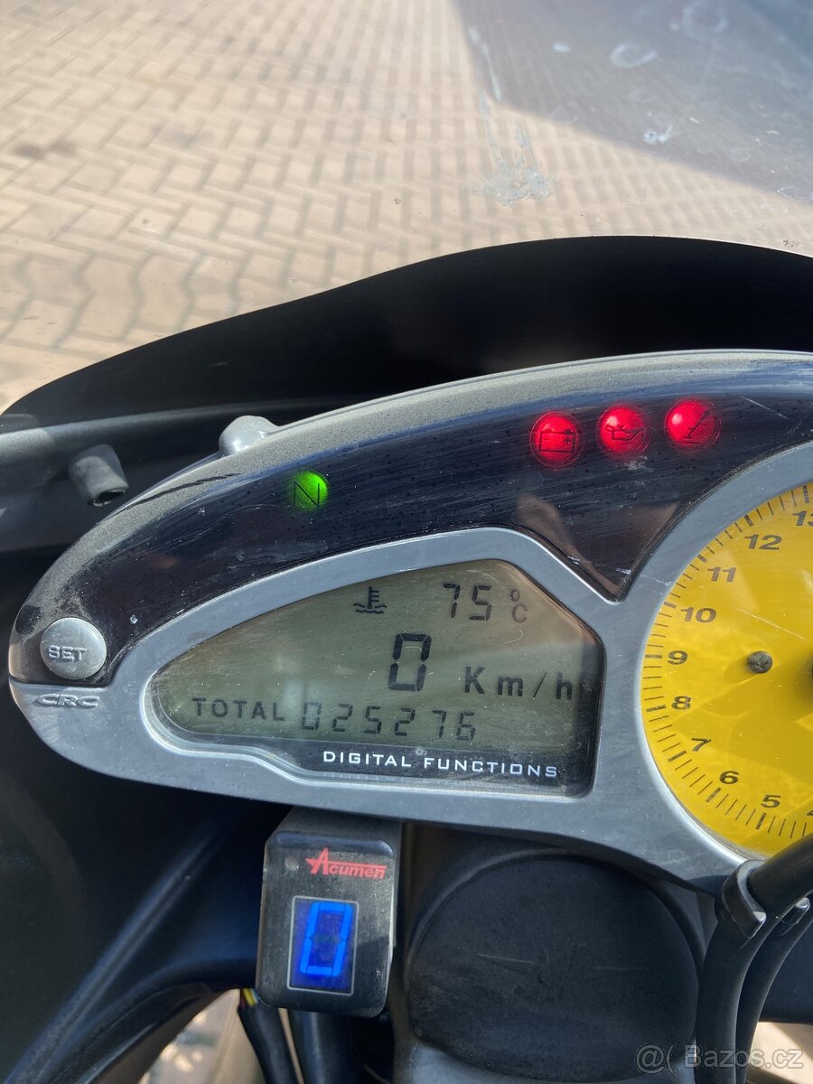 MV Agusta F4 750 - 10