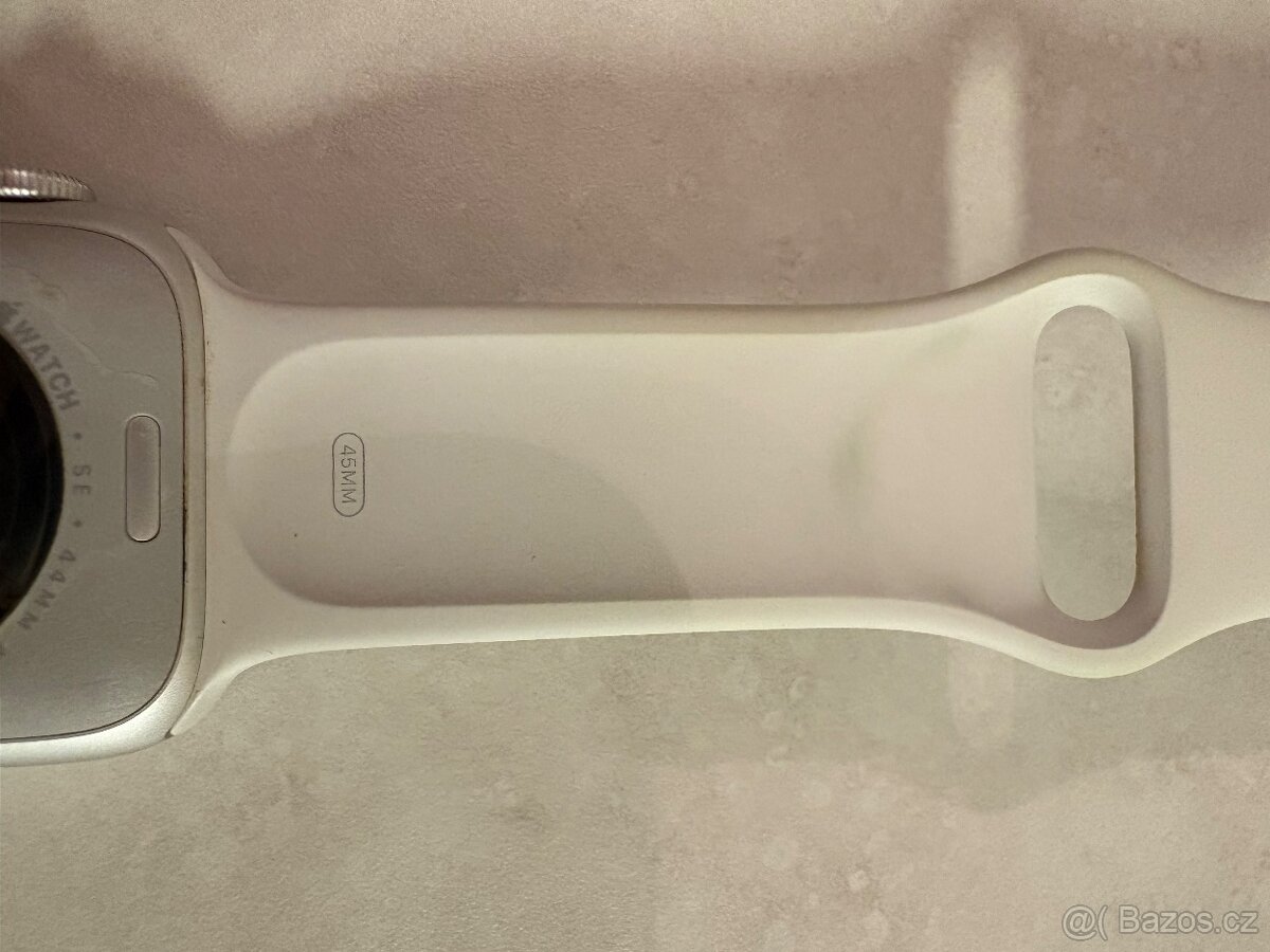 Apple Watch SE 2 44mm, Silver Aluminum - 10