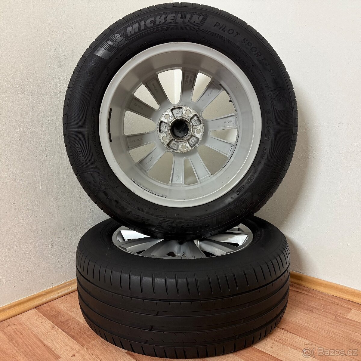 VW TOUAREG II 5x130 R18 ET53+LETNÍ 255/55R18 5/4mm - 10