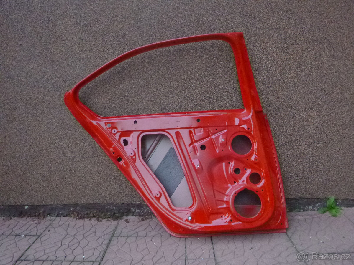 Škoda Octavia 3 III sedan limuzína orig dveře 5E5833311 - 10