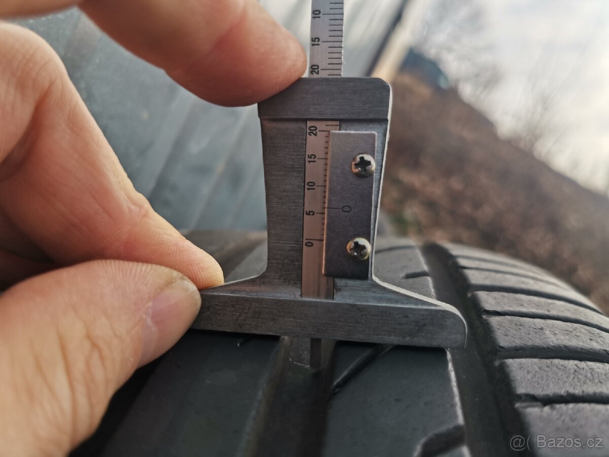Letní pneu Continental 215/55/18 - 10