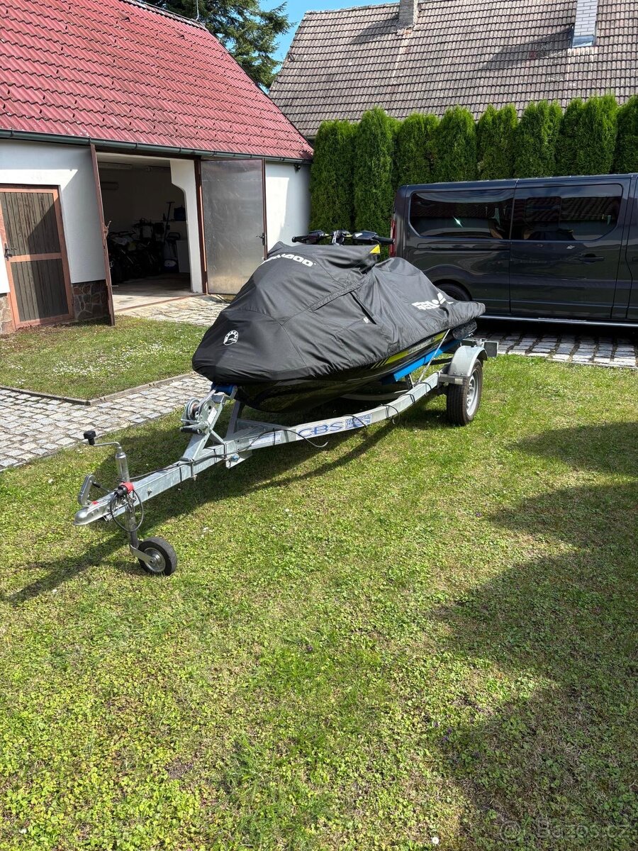 Prodám vodní skútr Sea Doo RXP-X-300 - 10