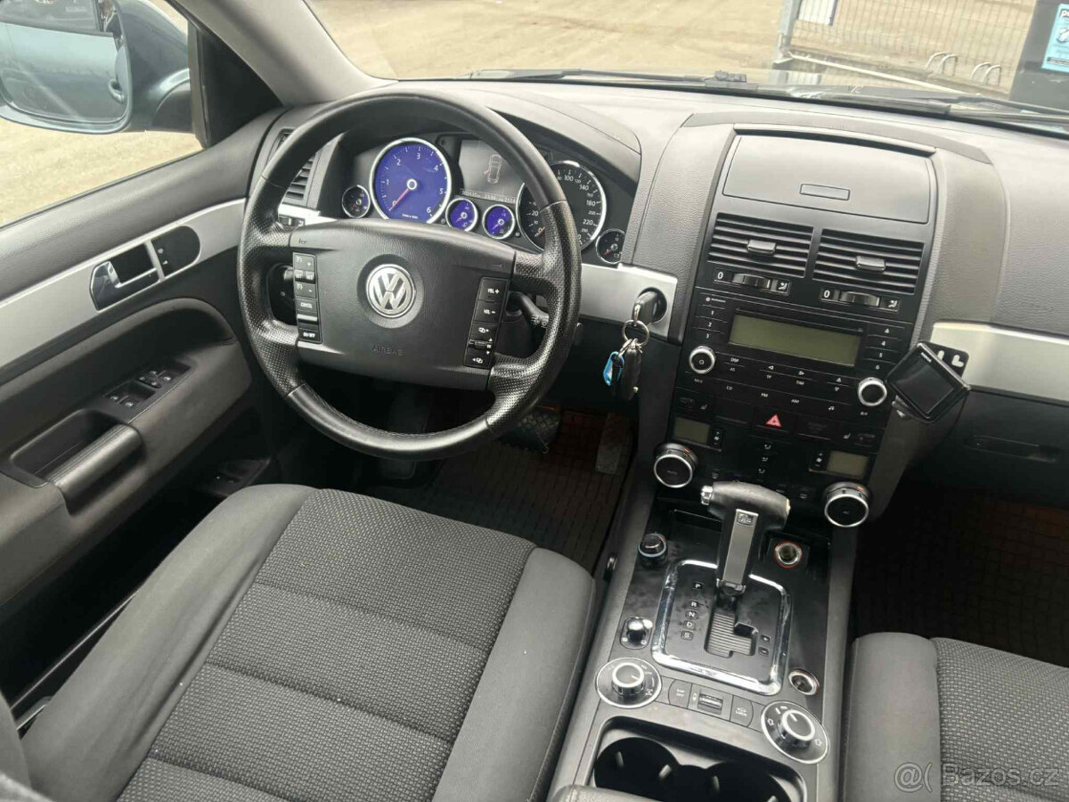 Prodám Volkswagen Touareg 2,5 TDi 4x4 - 10