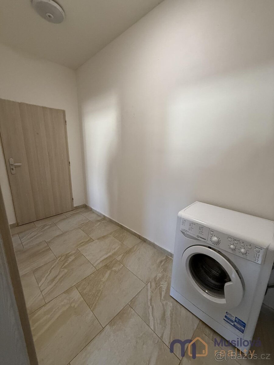 Pronájem bytu 2+kk 37 m2 - 10