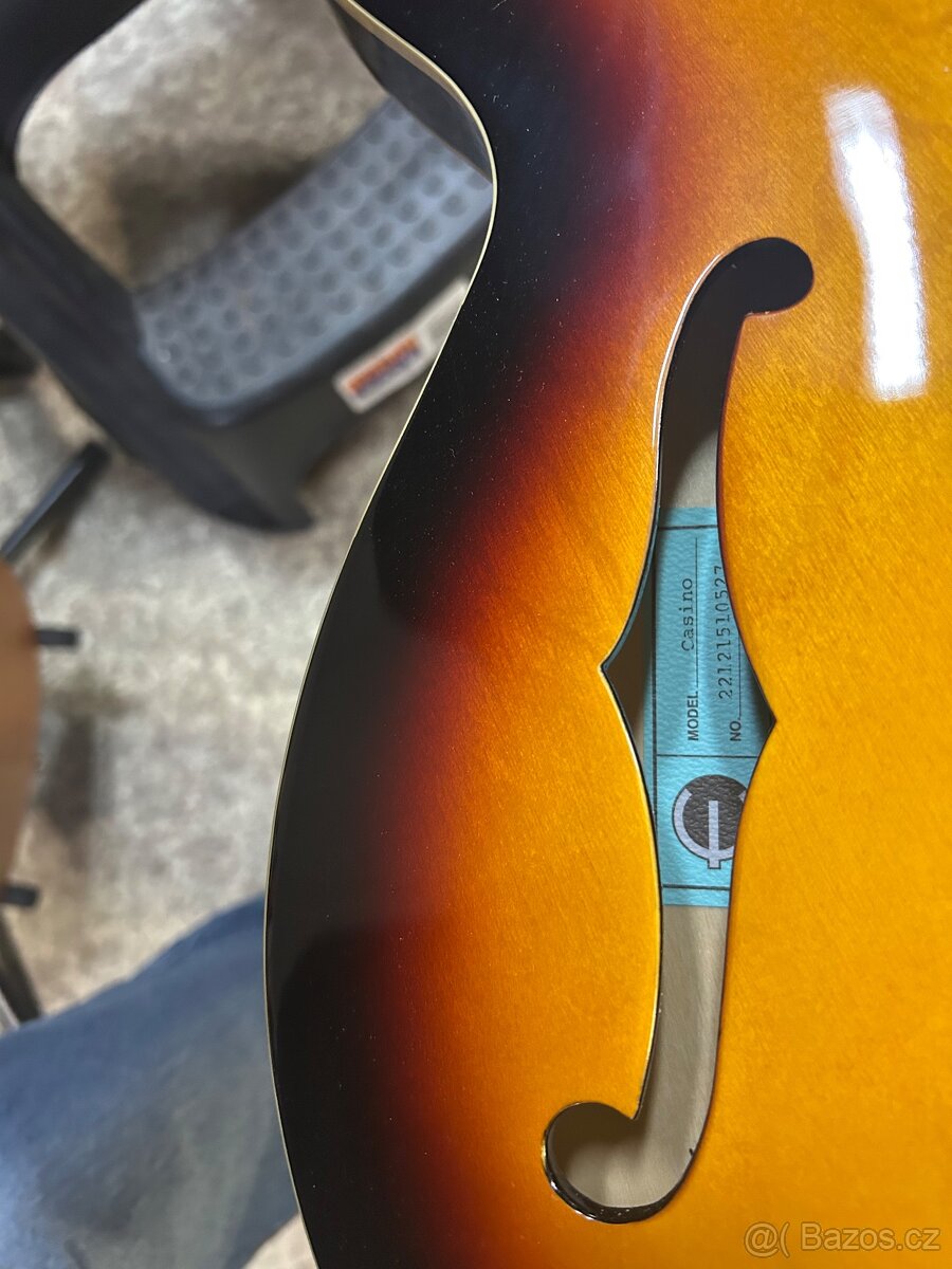 Hagstrom Super Viking a Epiphone Casino - 10