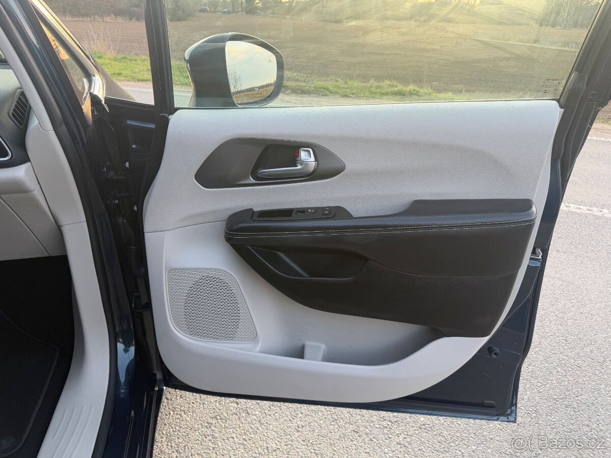 Chrysler Pacifica 3,6 Pentastar Radar RU 2023 DPH - 10