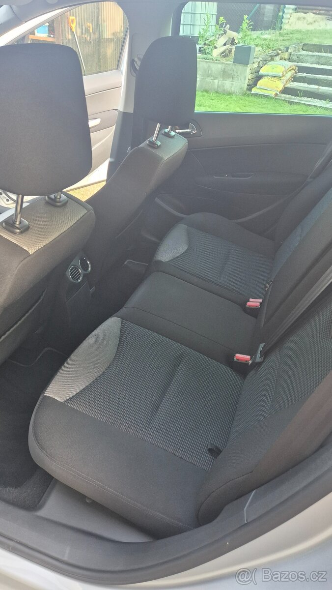 Peugeot 308 SW 2013 - 10