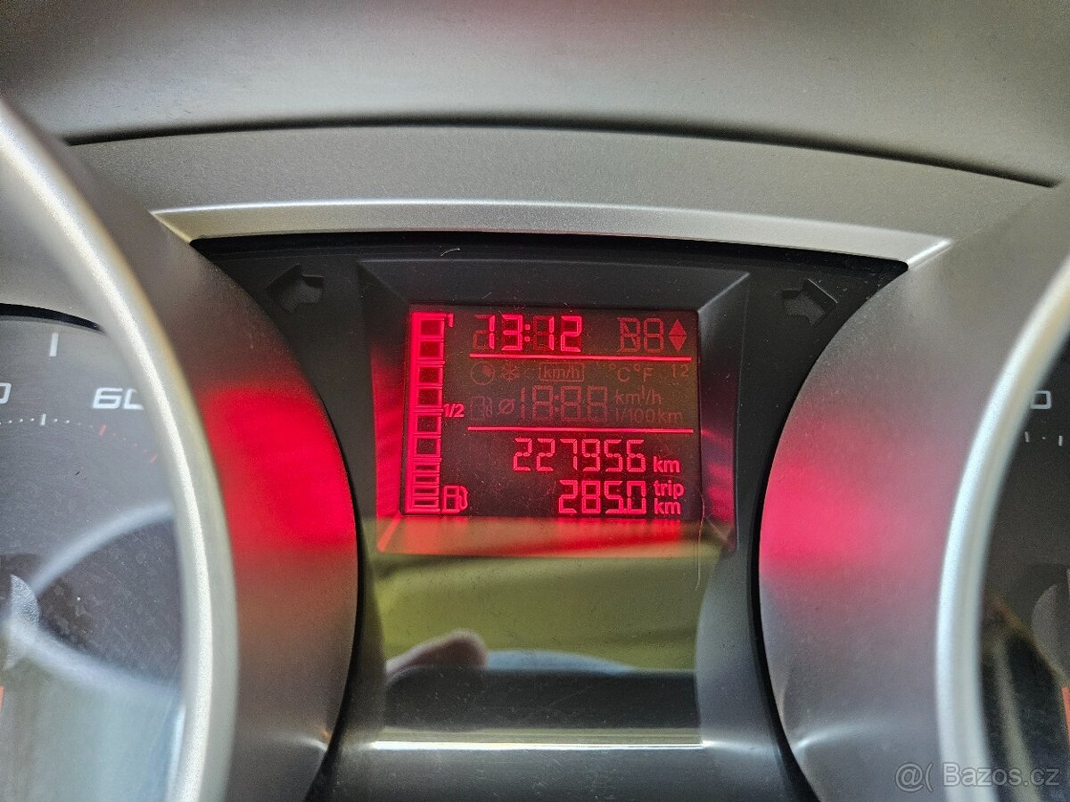 Seat IBIZA 1.2tsi 77kw r.v. 2012 - 10