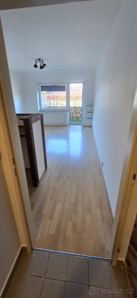 Pronájem 1+kk s balkonem, 36 m² – Liberec, naproti O2 aréně - 10