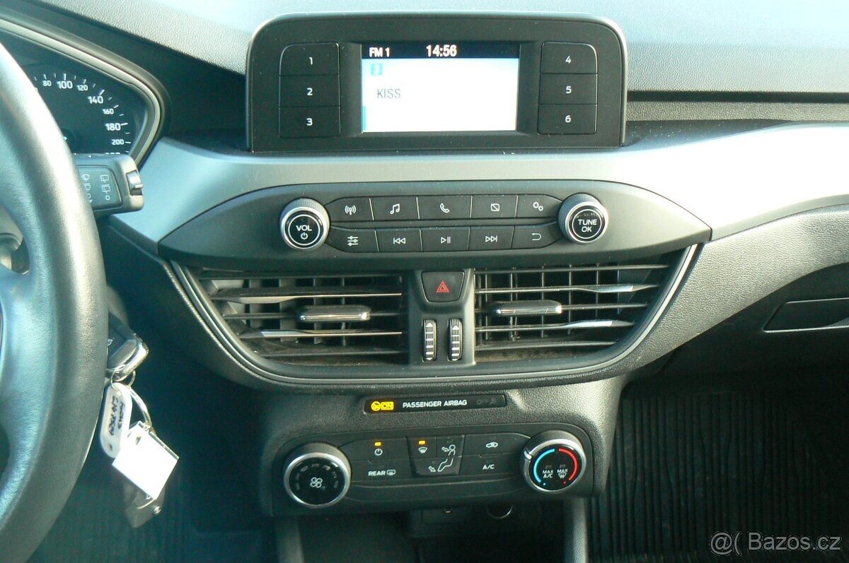 Ford Focus Combi 1.0 ECO BOOST- 2020 DPH ČR - 10