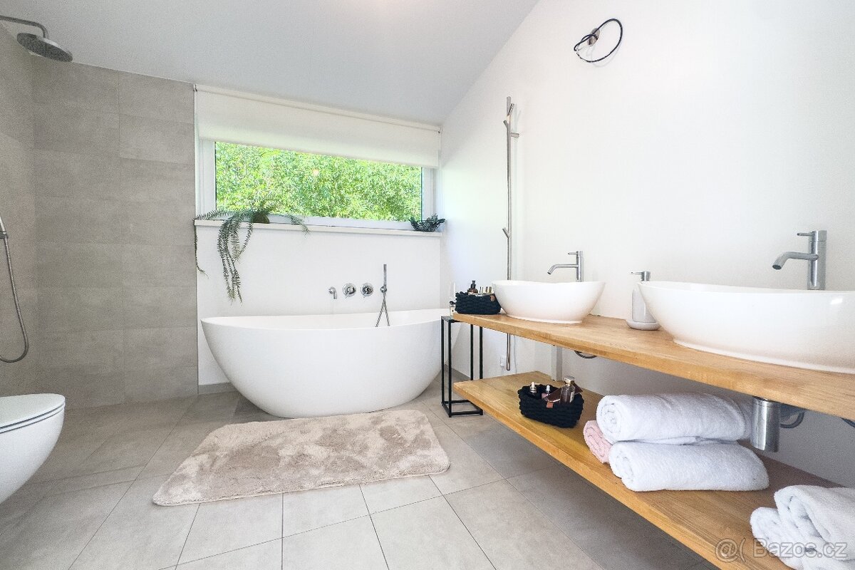 PRODEJ MODERNÍHO RODINNÉHO DOMU V LOUŇOVICÍCH, NEDALEKO PRAH - 10