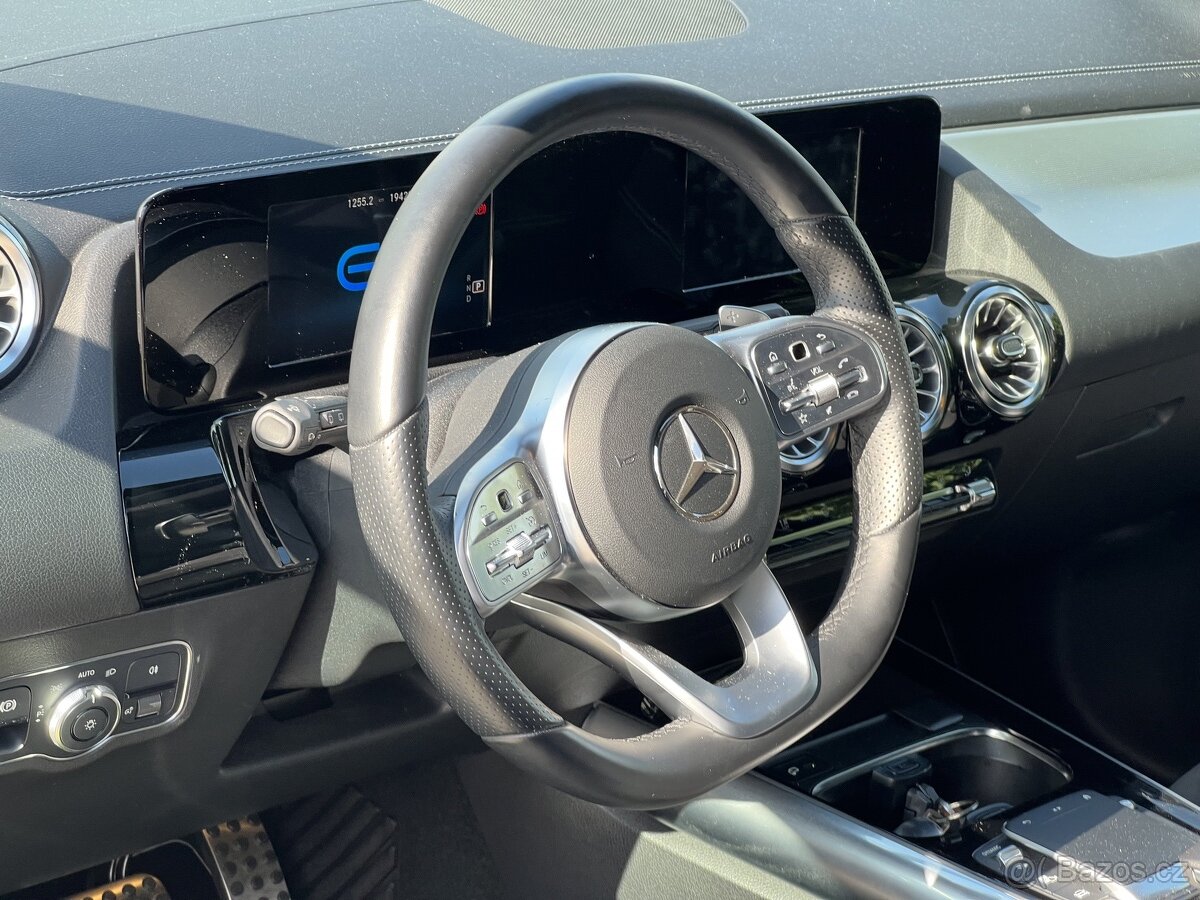 MERCEDES BENZ B250e AMG - 10