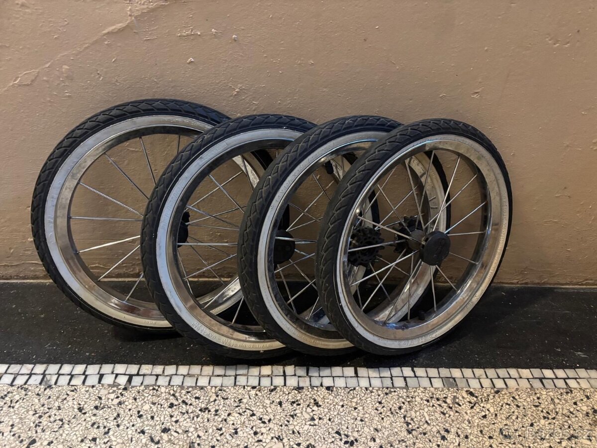 Houpací proutěný kočár - 10