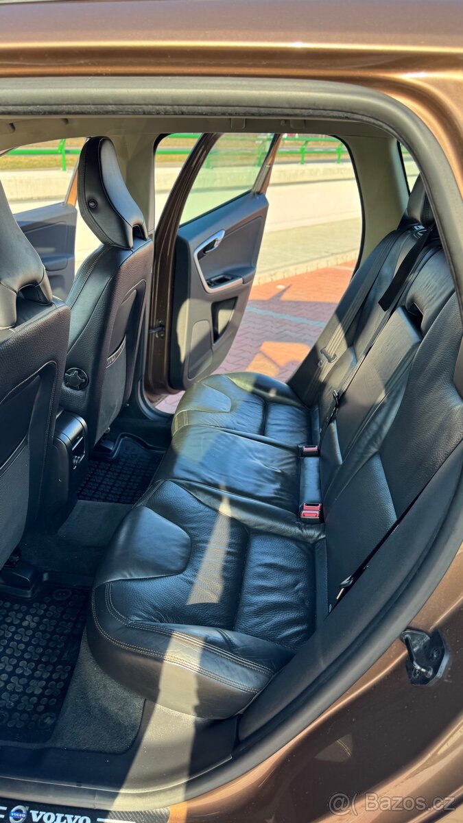 VOLVO XC 60 r. 2009 - 10