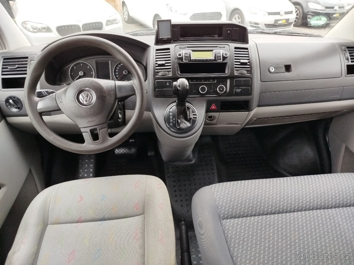 VW T5 TRANSPORTER Valník 2,0 TDi 103kW, DSG, r.v. 11/2010 - 10