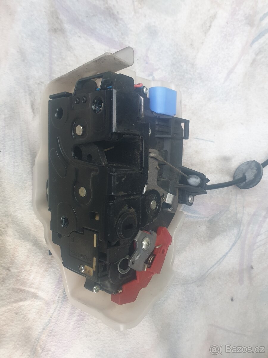 VW TOURAN CROSS 2007 - 10