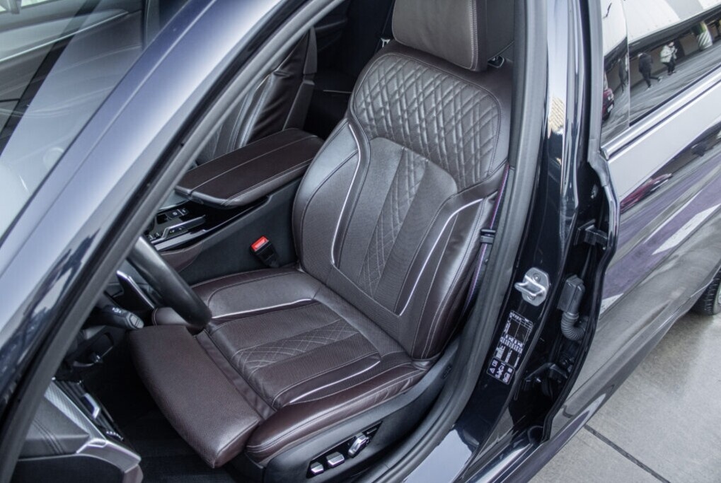 BMW Rad 5-M550i xDrive AT/8 - 10