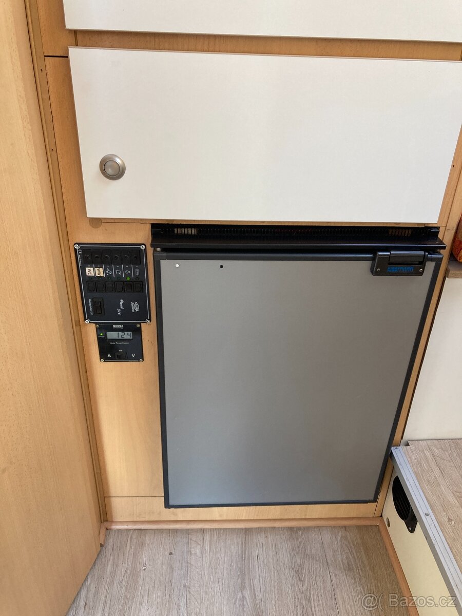 MERCEDES SPRINTER 4X4 2,2TD DOBLECAB. + nástavba - 10