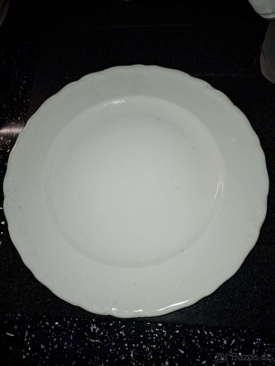 talíře - 10