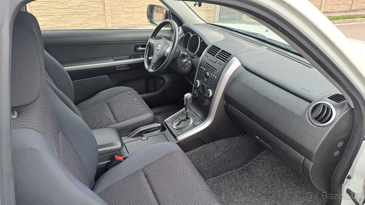 Suzuki Grand Vitara 2.4i Comfort 122kw, automat, 86000 km - 10