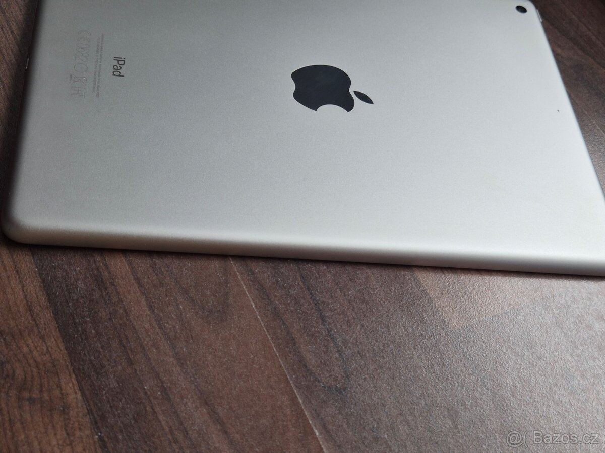Apple iPad 5. generace 32gb - 10