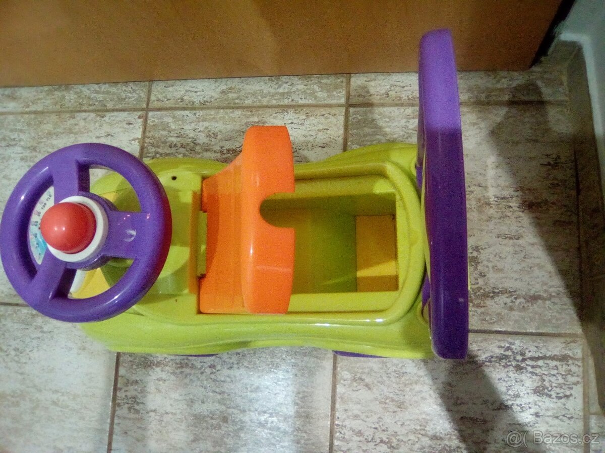Odrážedlo auto zelené autíčko - 10