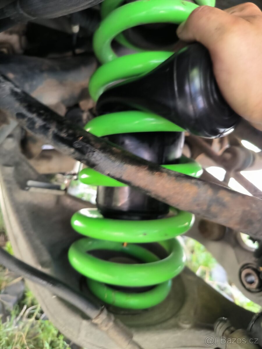 Vzduchové Mechy do SUV, Dodávky , Osobné autá - 10