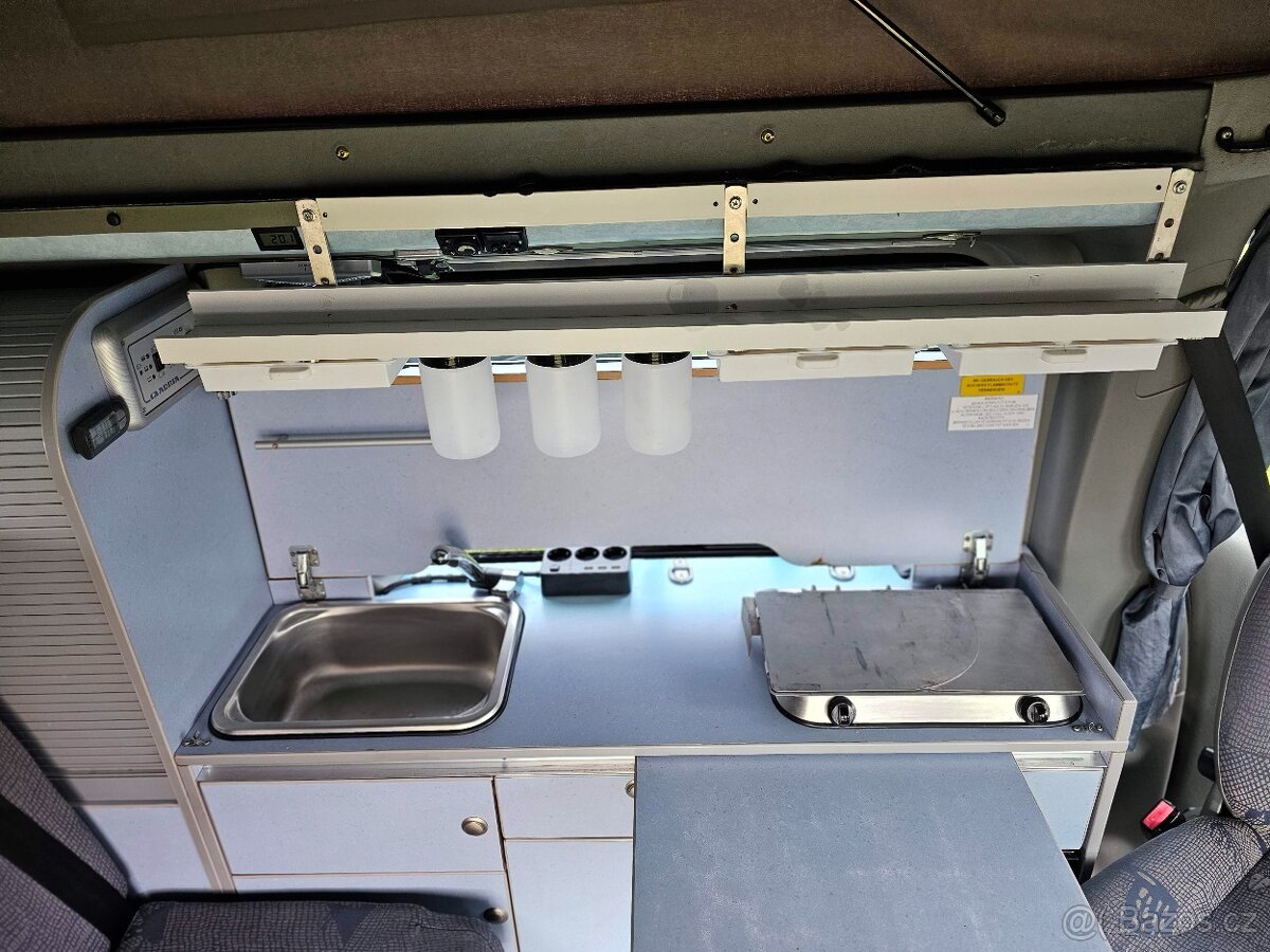 Renault Trafic Adria Space 3Way 2006 | 99 kW | 301 000 km - 10