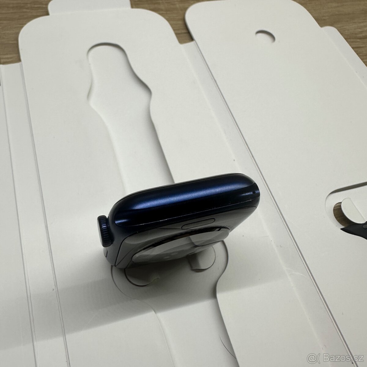 APPLE WATCH 6 44mm | 85% Baterie | Minimum oděrek - 10