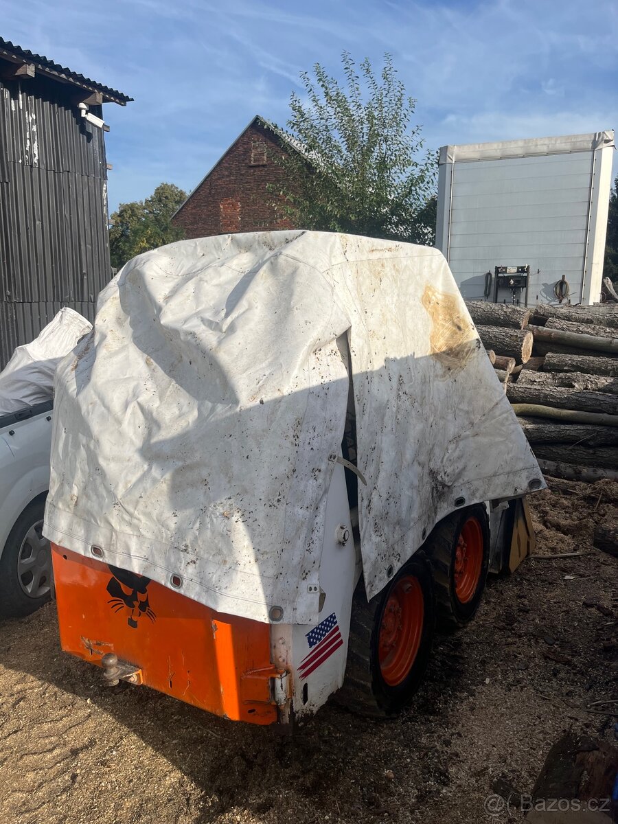 Smykový nakladač Bobcat 543 - 10