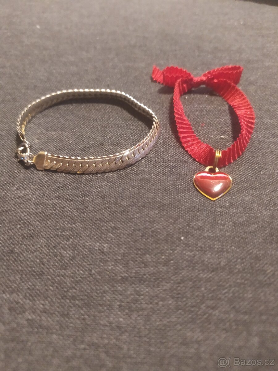 Sada různých Šperků - 10