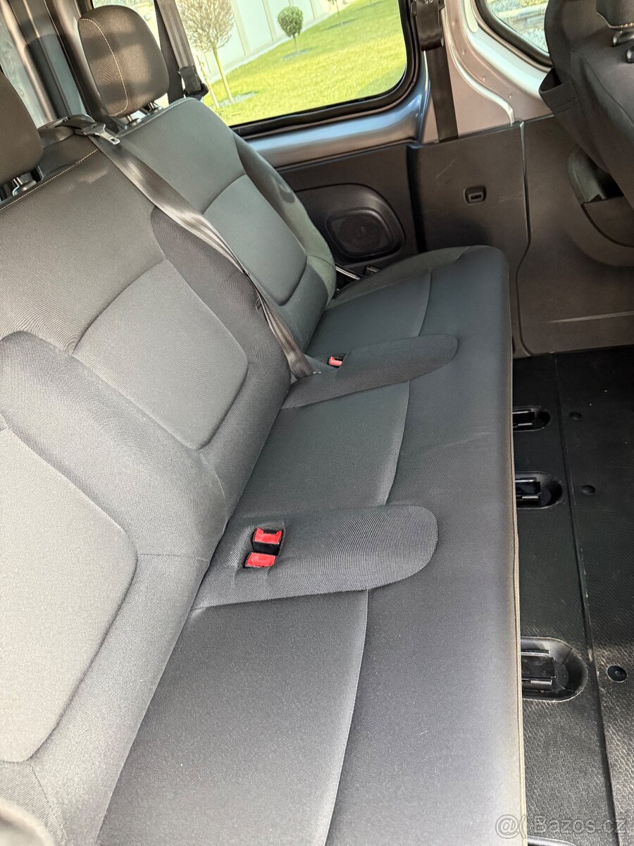 Renault Trafic 8-miestny | r. 2014 (model 2015) | TOP stav | - 10