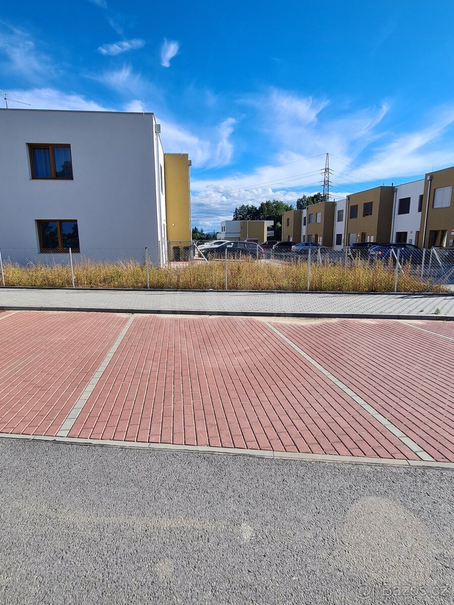 PRODEJ VENKOVNÍCH PARK. STÁNÍ, UL. BUKOVÁ, MLADÉ U ČB - 10