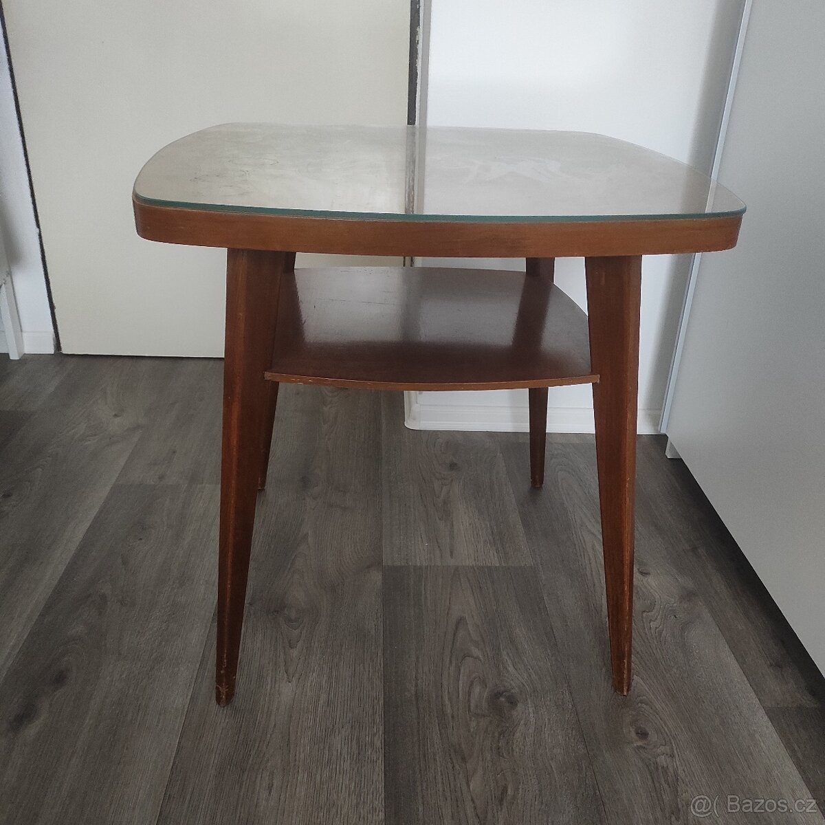 Retro stolek - 10