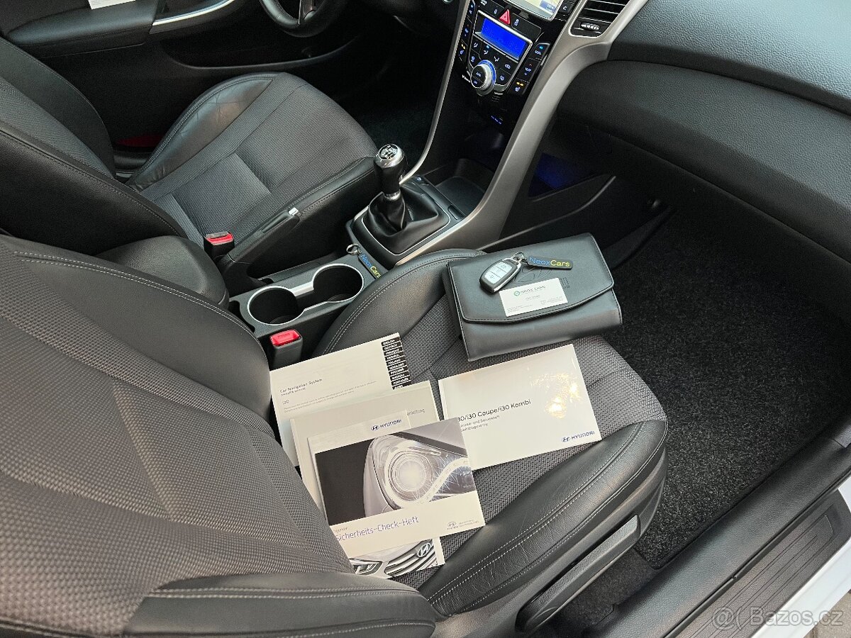 Hyundai i30 combi 1.6 CRDi,100 kW,manual,Style,AC,1maj,DPH - 10