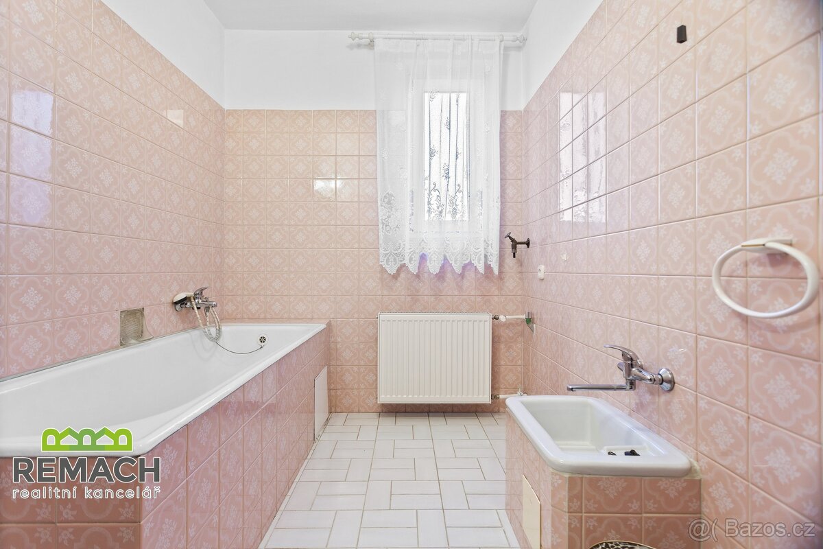 Prodej rodinný dům, 250 m², pozemek 749 m², Hronov - 10