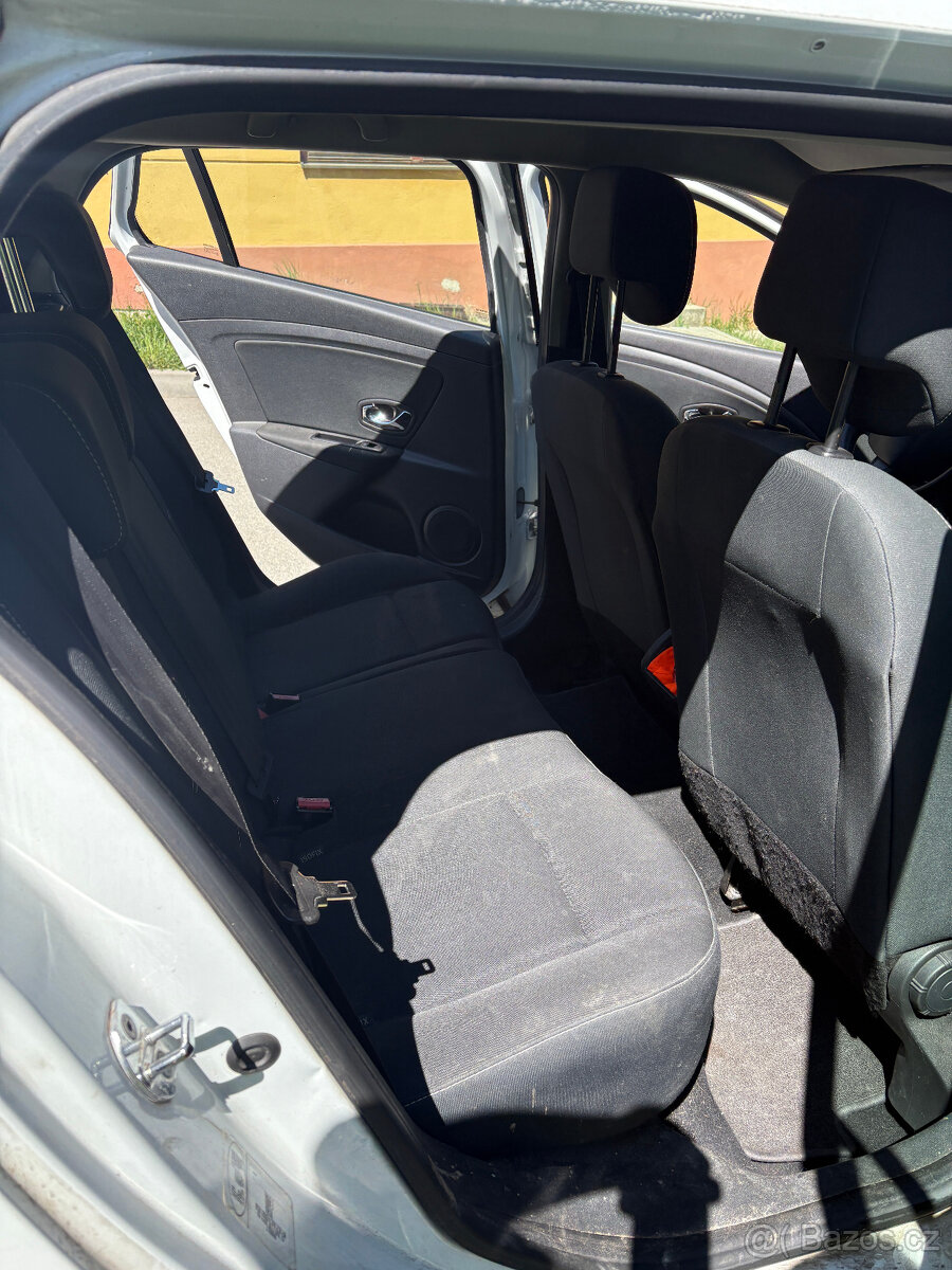 Renault Megane 1.5 dCi - 10