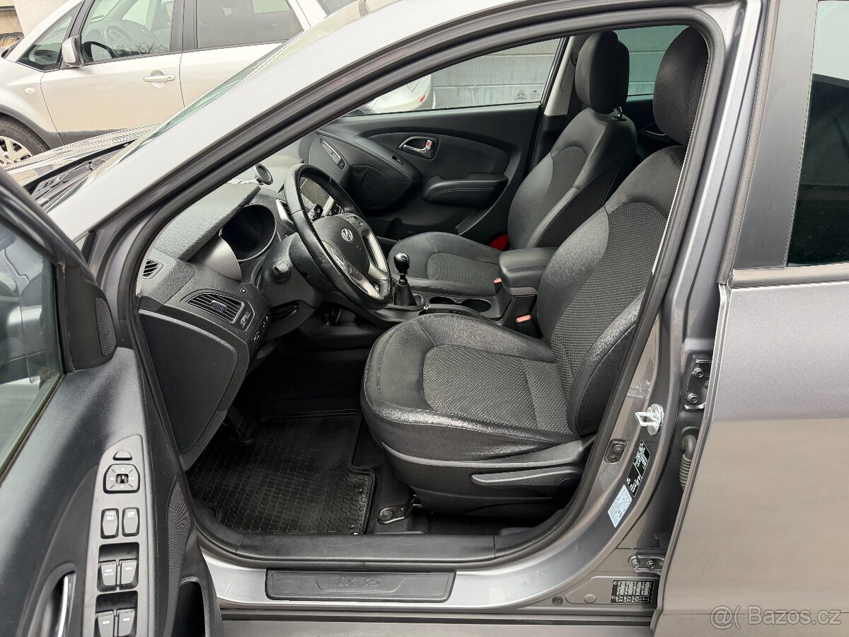 HYUNDAI iX35 1.6i 99KW 1.MAJIT,TAŽNÉ,PAR.KAMERA,VYHŘ.SEDADLA - 10