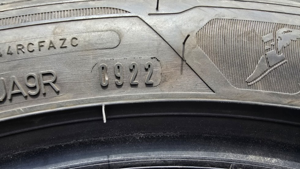 Letní pneu 275/35/19 Good Year - 10