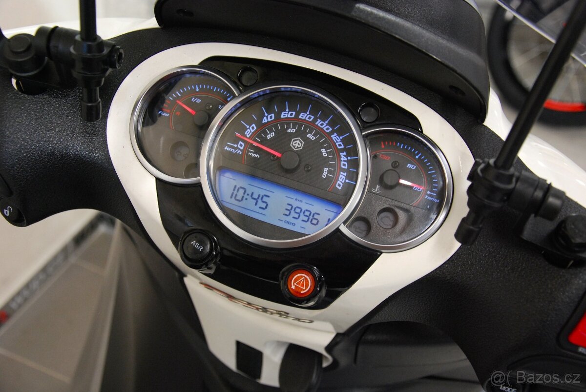 Piaggio Beverly 350 ABS + ASR - 10
