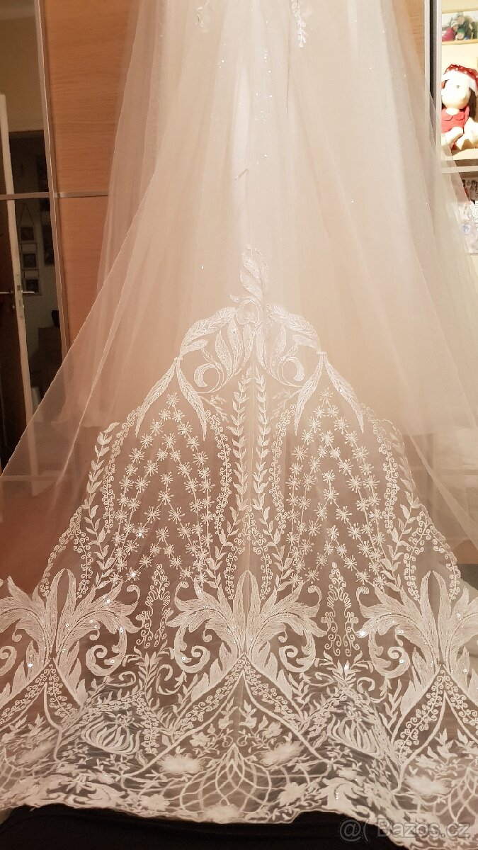 svatební šaty, ručně šité ve svatebním salónu - 10