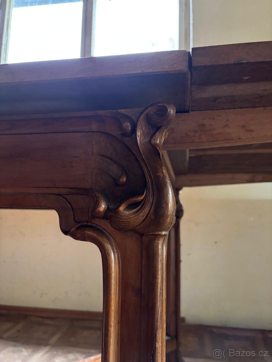 Starožitný nábytek - 10