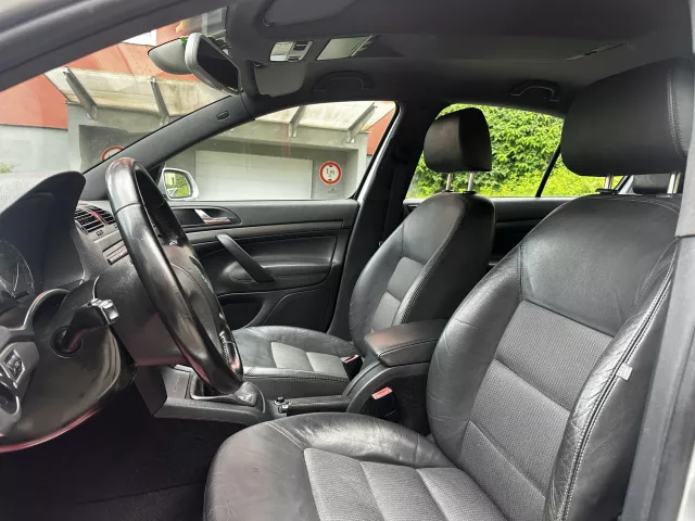 Škoda Octavia II 1.6 16V Facelift Kůže ALU kola Tažné - 10