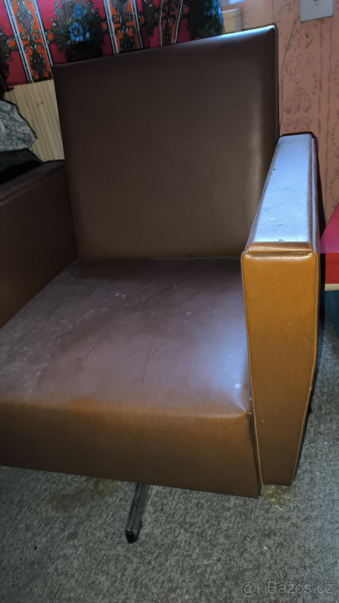 Retro sedačka + 2 křesla + stolek - 10