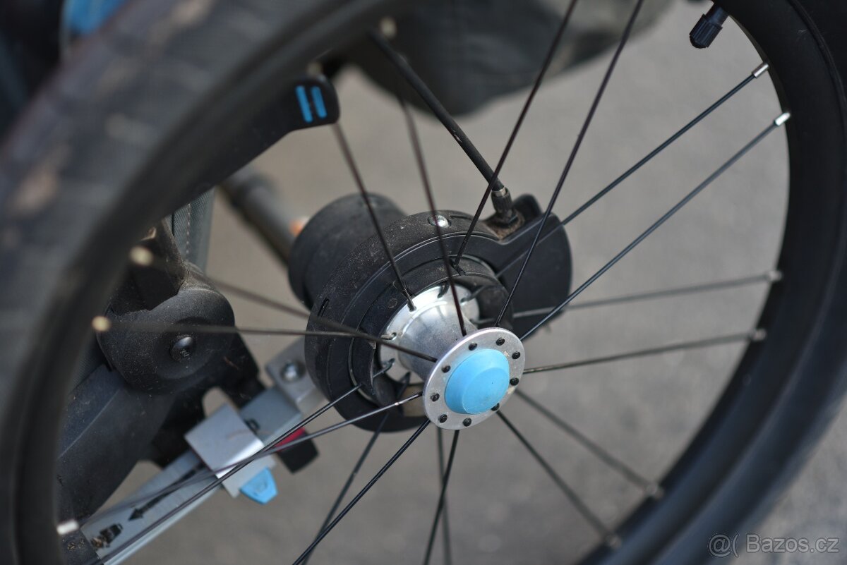 Sportovní vozík Thule Cross 1 s příslušenstvím. - 10