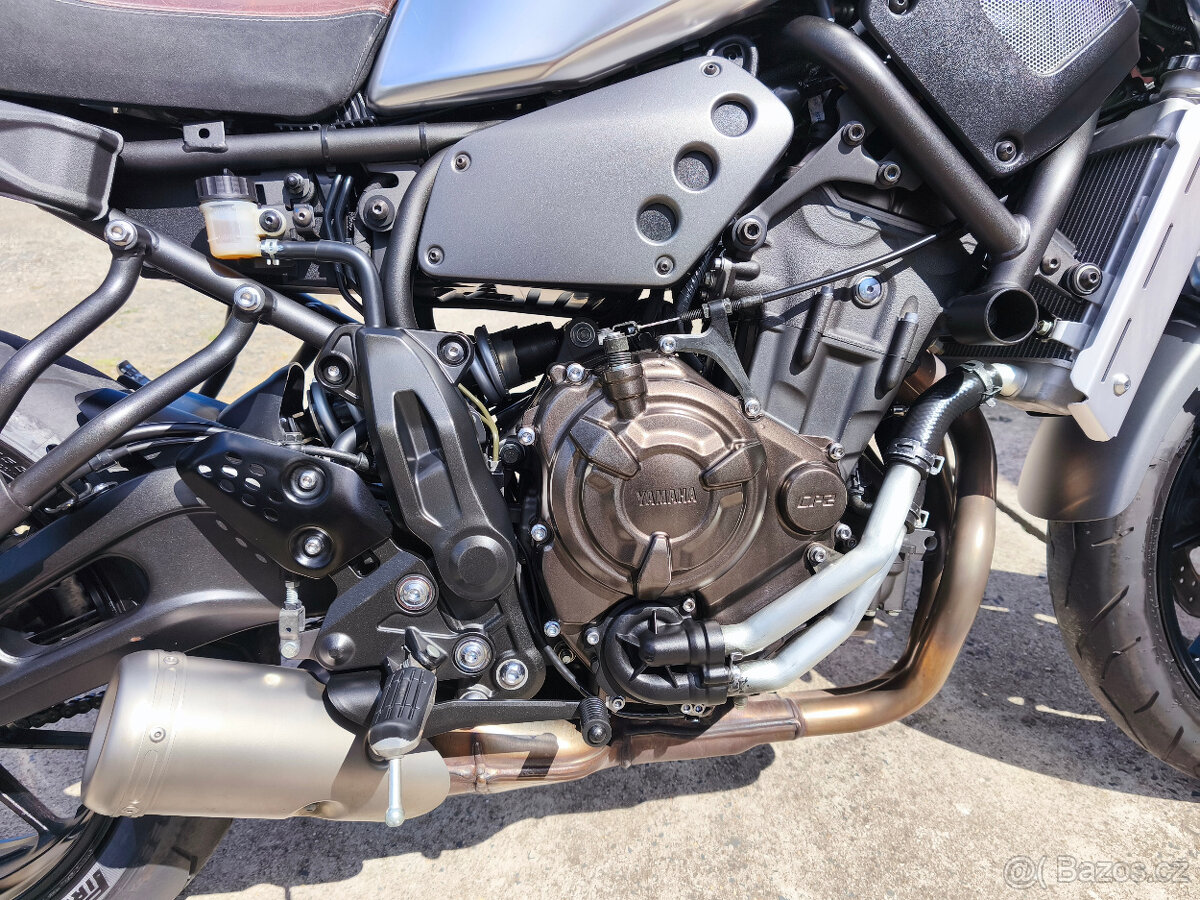YAMAHA XSR 700 - 10