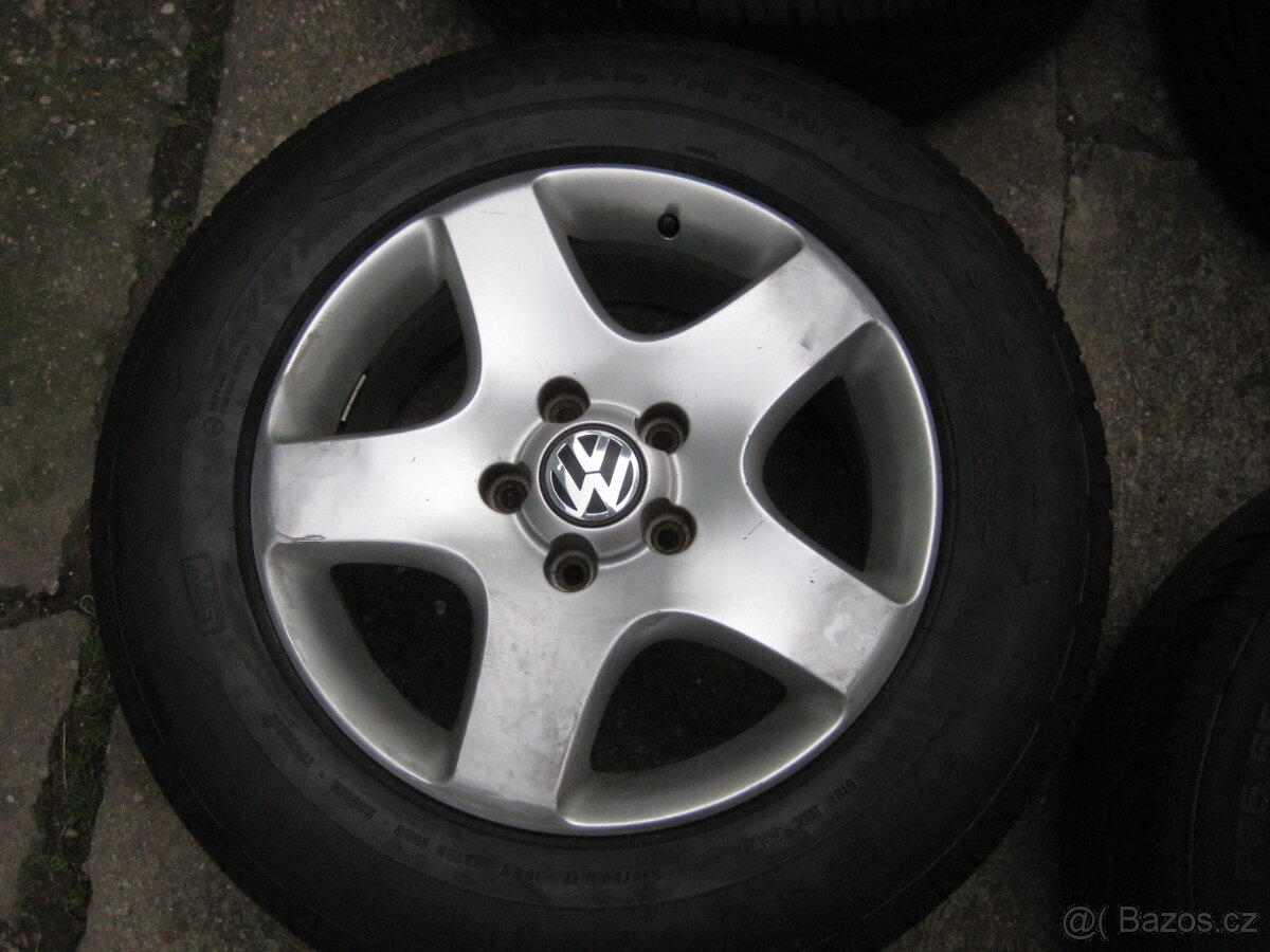 Alu disky s letním pneu originál VW R 17 - 10